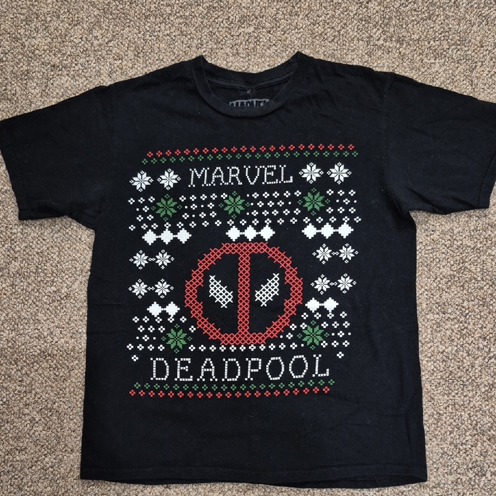 Marvel Womens Size Small Christmas Deadpool Black Graphic T-Shirt